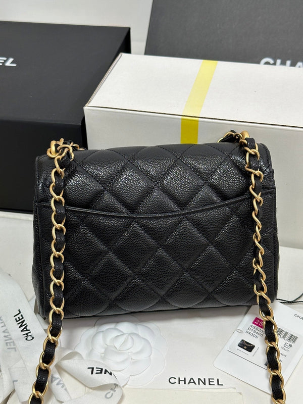 CC 25P Flap 18 Bag Black Cowhide Gold Hardware 243560