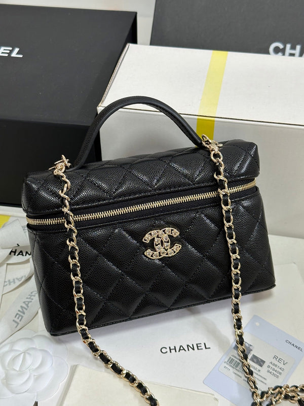 CC 25P Vanity Case 19.5cm Black Calfskin Heart Rhinestone 243613