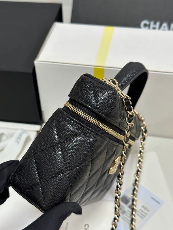 CC 25P Vanity Case 19.5cm Black Calfskin Heart Rhinestone 243613