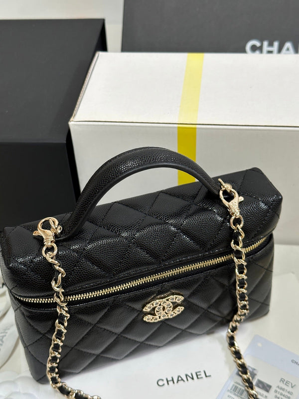 CC 25P Vanity Case 19.5cm Black Calfskin Heart Rhinestone 243613