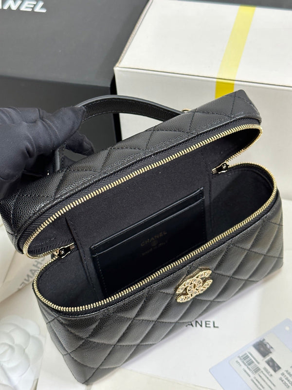 CC 25P Vanity Case 19.5cm Black Calfskin Heart Rhinestone 243613