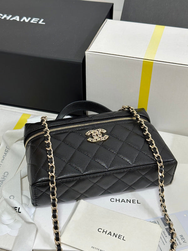 CC 25P Vanity Case 19.5cm Black Calfskin Heart Rhinestone 243613