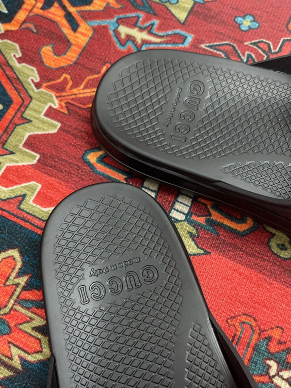 GG INTERLOCKING G SLIDE SANDAL BLACK RUBBER