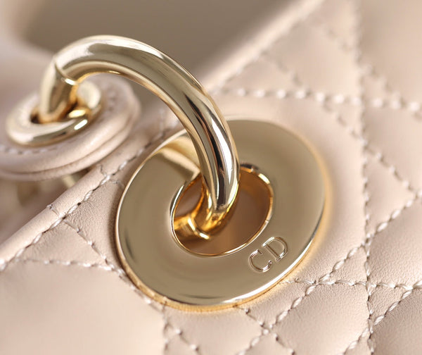 SMALL LADY D-JOY 22 IN PELLE DI AGNELLO ROSA CHIARO