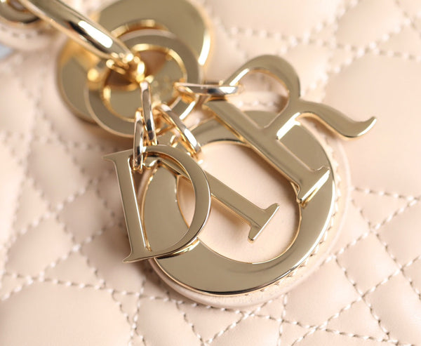 SMALL LADY D-JOY 22 IN PELLE DI AGNELLO ROSA CHIARO