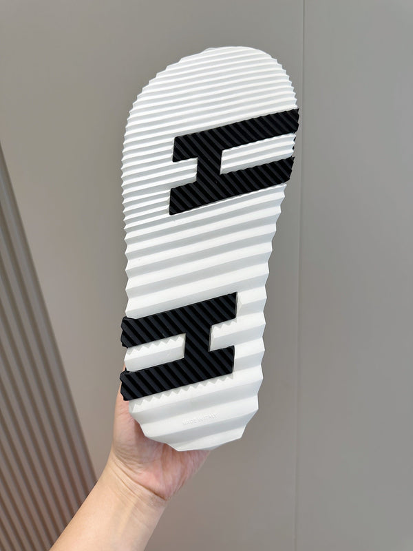 HM ELECTRIC SANDAL METALLIC GOLD CALFSKIN