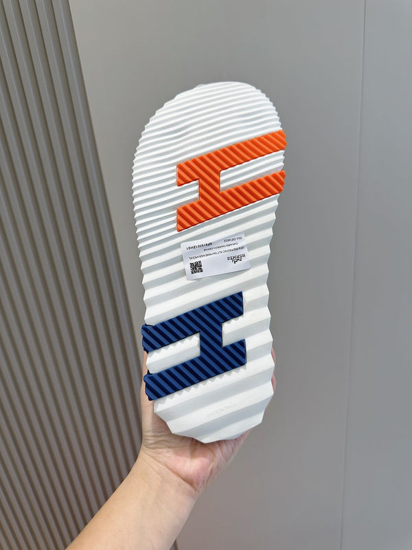 HM SLIPPERS BLACK AND NAVY CANVAS WITH MOTIF