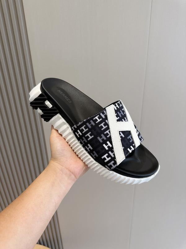 HM SLIPPERS BLACK MONOGRAM CANVAS