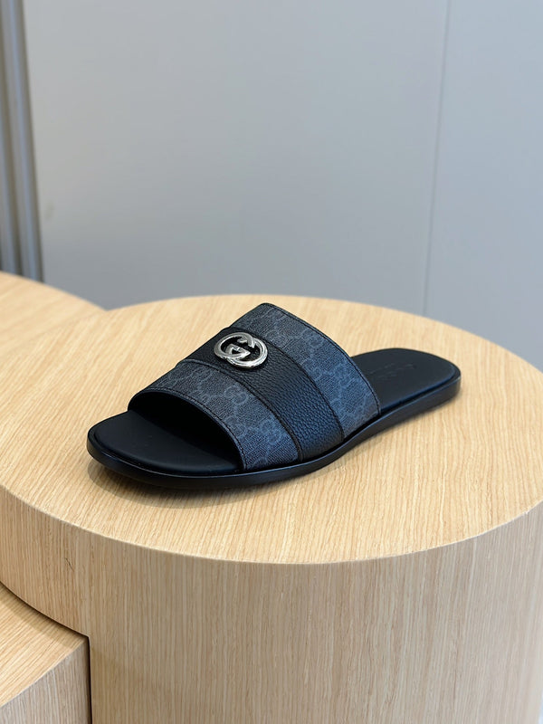 GG Men's Interlocking G Slides Black Cowhide 547642