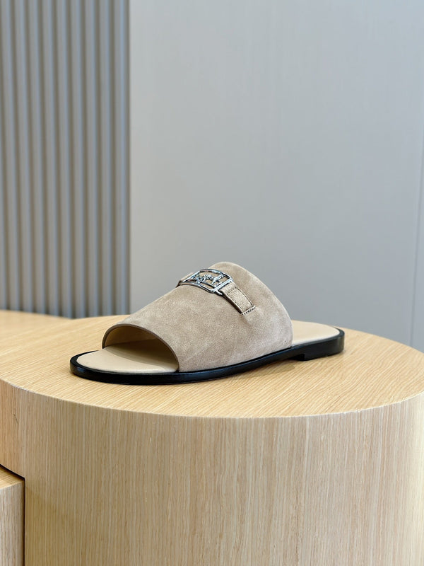 HM SILVER BUCKLE SLIPPERS LIGHT GRAY SUEDE