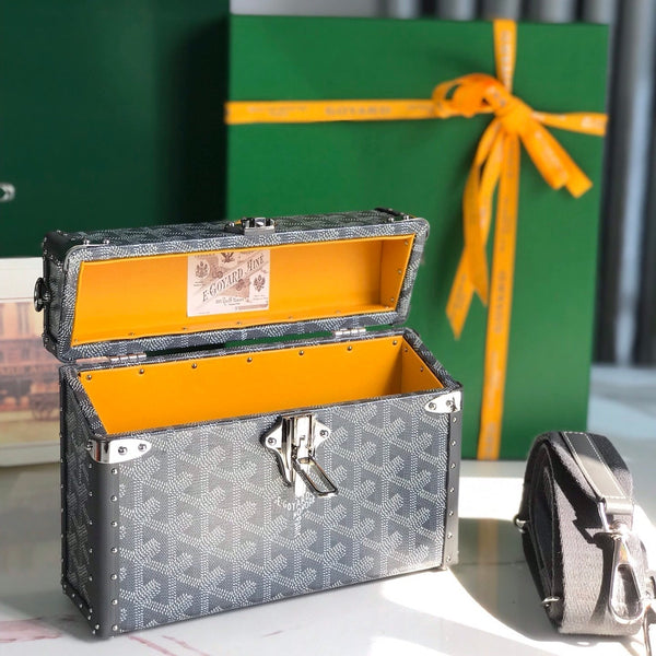 BORSA CASSETTE TRUNK 21 IN TELA GOYARDINE GRIGIA E PELLE DI VACCA CLAMECY