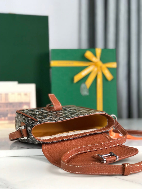 GRAND BLEU 16 IN TELA GOYARDINE NERA E PELLE DI AGNELLO MARRONE CHIARO