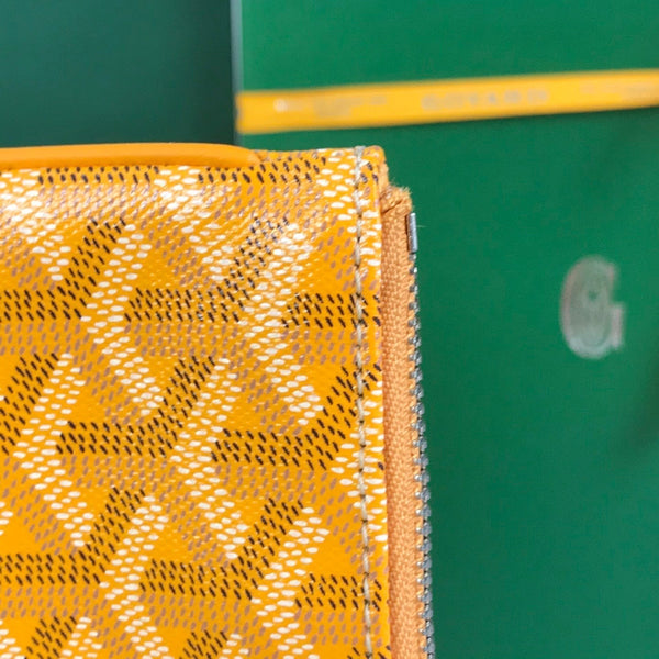 SÉNAT MGM POUCH 40 IN YELLOW GOYARDINE CANVAS