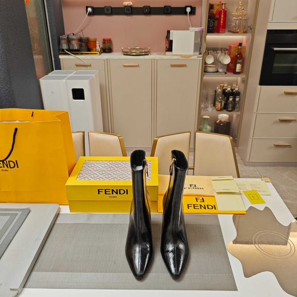 Fendi 25ss High-Heeled Boots Back Sheepskin 502714