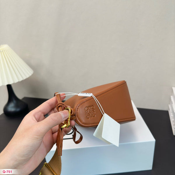 LOE MINI 27 HAMMOCK HOBO BAG IN TAN CLASSIC CALFSKIN