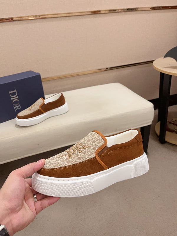 CD B23 SLIP ON RUSSET SUEDE AND JACQUARD