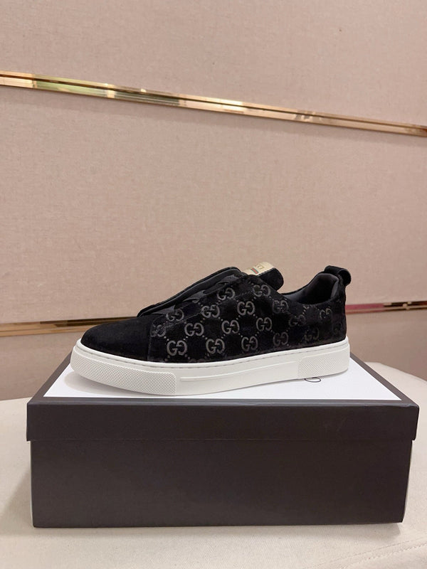 GG Men's Sneaker Black Suede 448475
