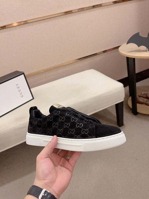 GG Men's Sneaker Black Suede 448475
