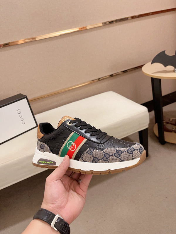 Sneaker da uomo GG in tessuto di pelle di pecora nera e grigia 529027