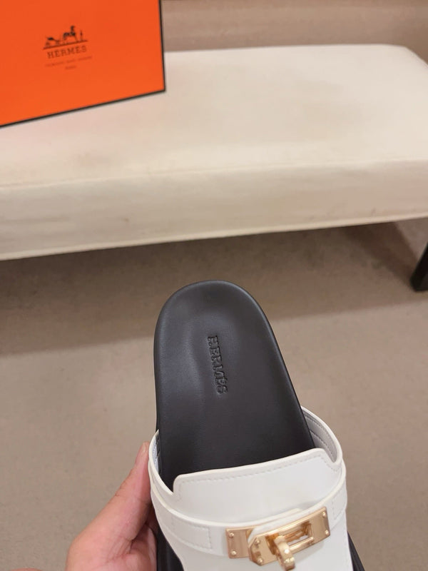 HM Men's Thong Sandals White Cowhide 564395