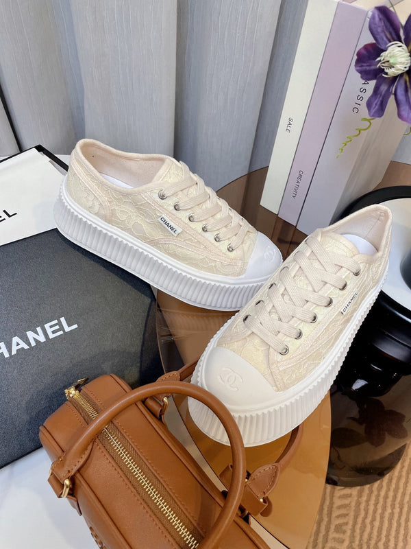 cc sneaker 40 beige con lacci