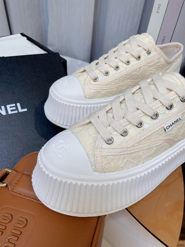 cc sneaker 40 beige con lacci