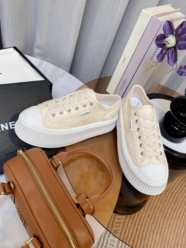 cc sneaker 40 beige con lacci