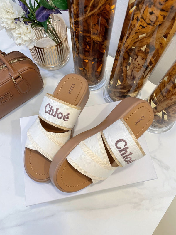 CHLOÉ WOODY WEDGE SANDALS IN WHITE CANVAS WITH CIDER BROWN RUBBER SOLE