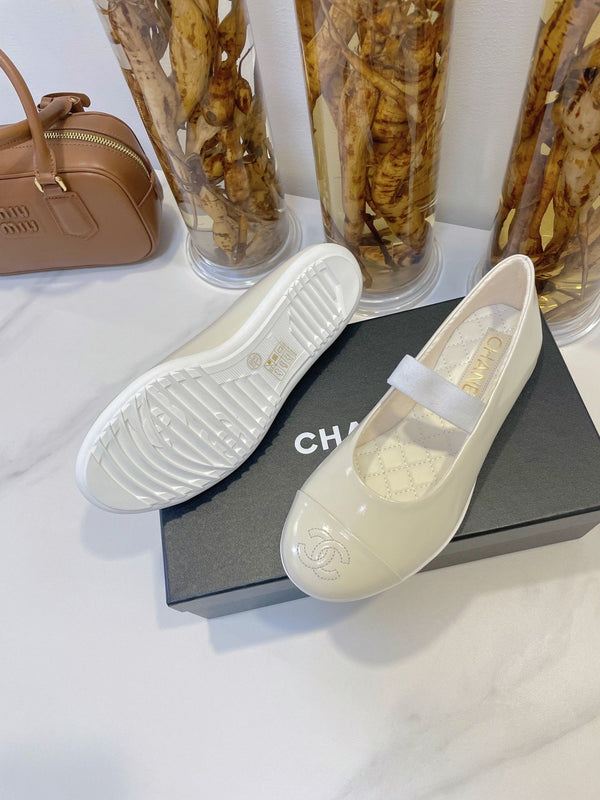 CC Mary Janes In Ivory White Glossy Lambskin 144378
