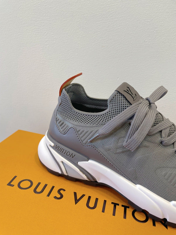 LV Runner Tatic Sneaker Grey Frabic 500225