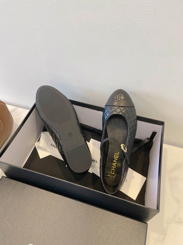 CC 25A Ballet Flat With Strap Quited Black Sheepskin 530539