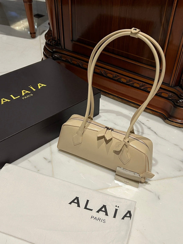 LE TECKEL MEDIUM BAG 33 IN EGG NOG GOATSKIN