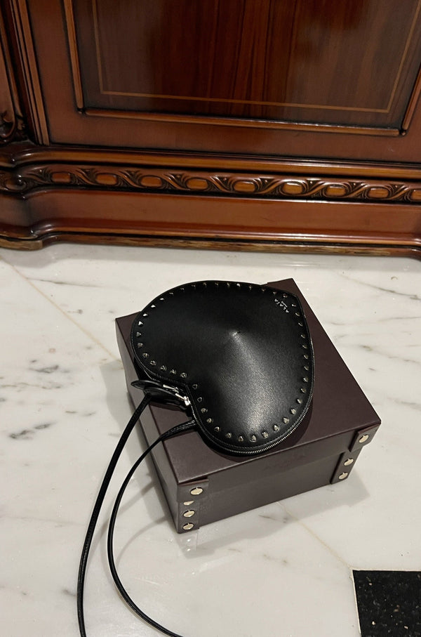 LE COEUR BAG 21 IN BLACK CALFSKIN WITH STUDDED HEART