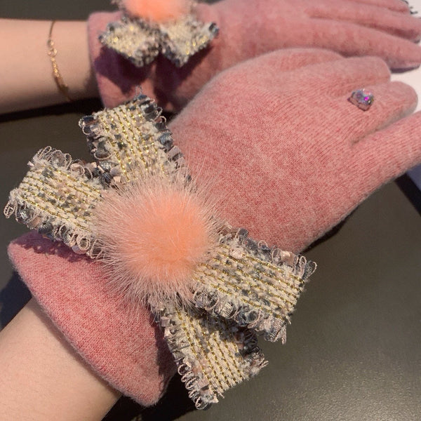 GLOVES IN FLAMINGO PINK WOOL 420537