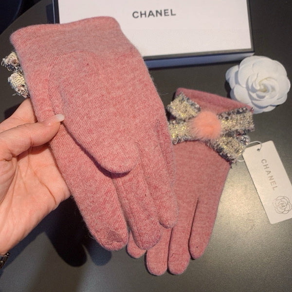 GLOVES IN FLAMINGO PINK WOOL 420537