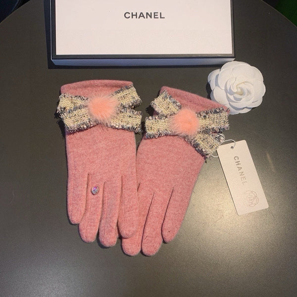 GLOVES IN FLAMINGO PINK WOOL 420537
