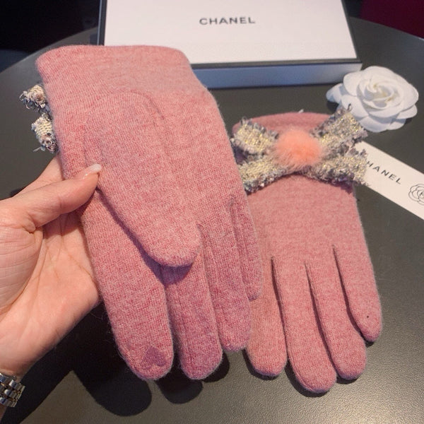 GLOVES IN FLAMINGO PINK WOOL 420537