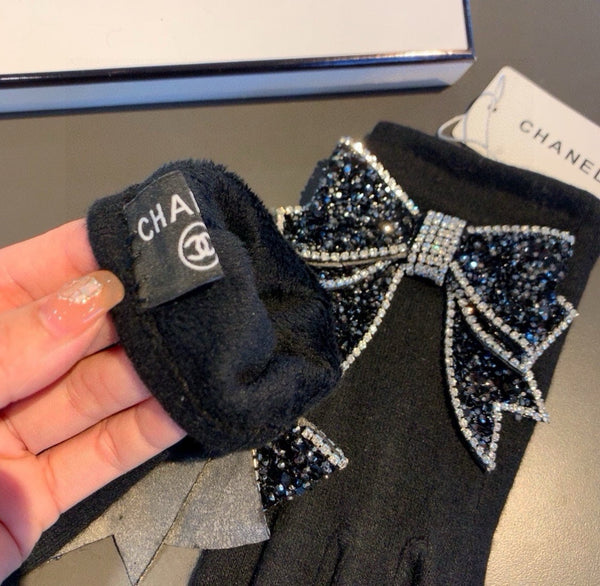 GLOVES IN BLACK WOOL WITH RHINSTONES 429247