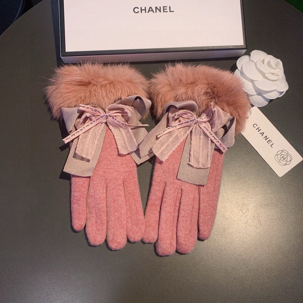 GLOVES IN BLUSH PINK WOOL AND RABBIT FUR 441839