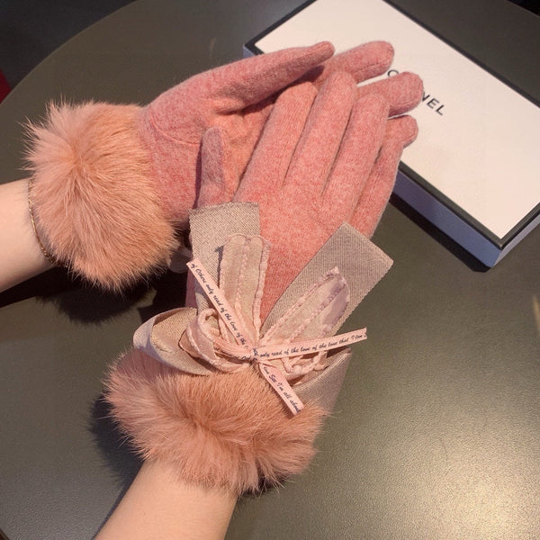 GLOVES IN BLUSH PINK WOOL AND RABBIT FUR 441839