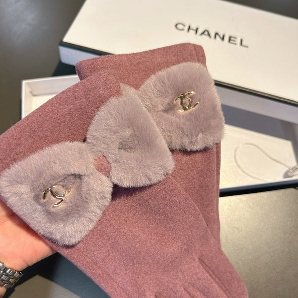 GLOVES IN CREPE PINK WOOL WITH RABBIT FUR 456296