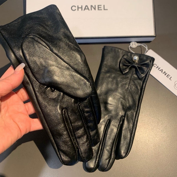 TOUCHSCREEN GLOVES IN BLACK LAMBSKIN WITH GOLD LOGO 462264