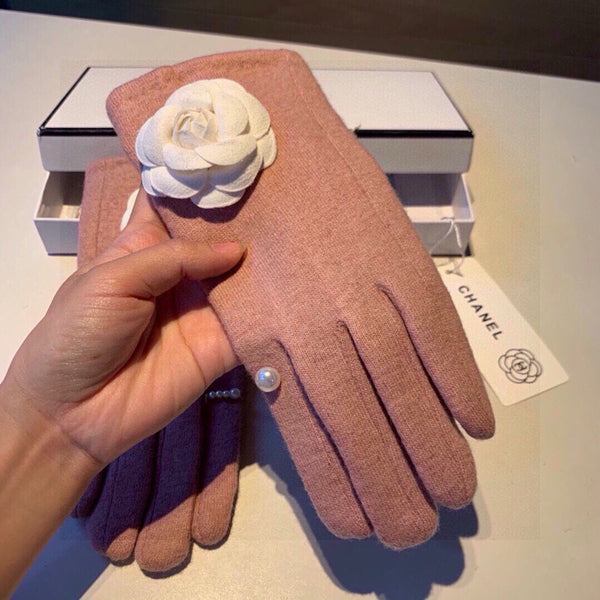 GLOVES IN CREPE PINK WOOL WITH LARGE WHITE FLOWER 464992