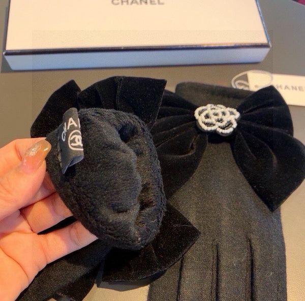 GLOVES IN BLACK WOOL WITH LARGE BOW 464996