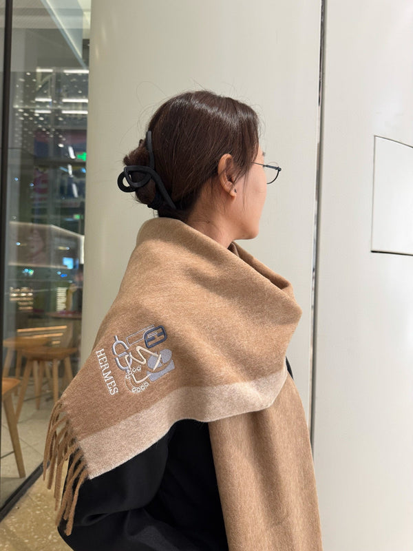 BBR Classic Embroidered Scarf 185CM Beige Cashmere 292823