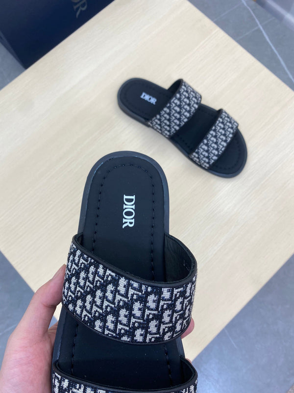 CD DOUBLE STRAP SLIPPER BLACK AND WHITE JACQUARD