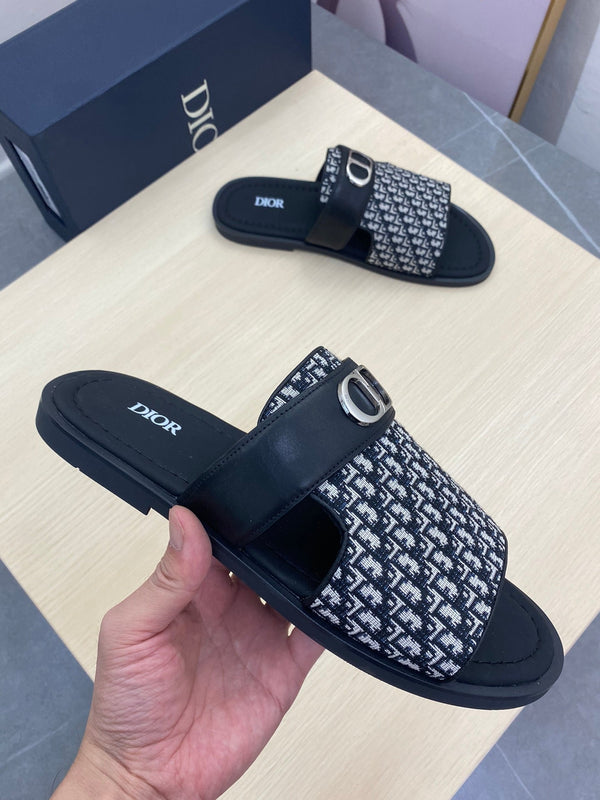 CD SYMBOL SLIDE CUT SANDAL BLACK AND WHITE JACQUARD