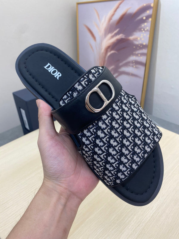 CD SYMBOL SLIDE CUT SANDAL BLACK AND WHITE JACQUARD