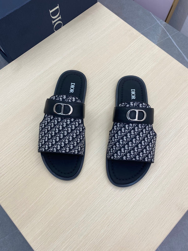 CD SYMBOL SLIDE CUT SANDAL BLACK AND WHITE JACQUARD