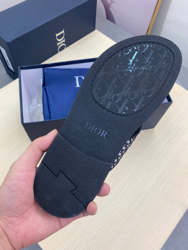 CD ALIAS SANDAL BLACK AND WHITE JACQUARD